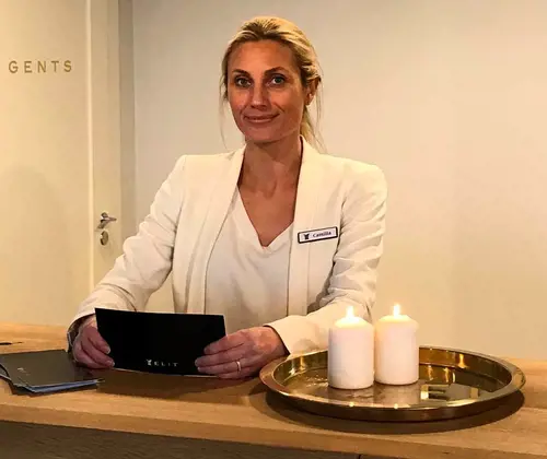 Elit Hotellviken Fitness Center - Hotellviken Gym är ett exklusivt gym i anslutning till anrika Grand Hotel SaltsjöbadenHär erbjuds möjlighet till träning från klockan 0500-2300. Gymmet har ett komplett utbud av konditions- och styrkemaskiner samt fria vikter. Vi har även ytterst kunniga personliga tränare som kan hjälpa dig med just dina mål. Medlemmar kommer även att erbjudas förmåner på bla tex Grand Hotell, Style by Charbel &amp; Linné Hudklinik mfl.&nbsp; Varmt välkomna in på träning i en helt unik miljö!Träning &amp; PriserUnder årstiderna när vädret tillåter erbjuds även träning på den egna uteplatsen precis vid vattnet. Här kan du träna och slappna av i en unik miljö med fantastisk utsikt över vattnet året runt.&nbsp;Priser: Vuxen 499:-/månad &amp; Pensionär 399:-/månad INGEN bindningstid på våra kort.Elit Hotellviken Fitness Center UTBUDOavsett om ditt mål är att gå ner i vikt, förbättra konditionen, bygga muskler eller bara hålla igång så har vi en modern maskinpark som underlättar träningen för dig. Ett exempel är våra crosstrainer från Technogym som är designade för att vara skonsam mot muskler och leder samtidigt som du tränar hela kroppen.Nyheter Ifrån GymKartaHafstens Resort Och CampingMatinspiratör Markiz TaintonInger Zetterqvist: EM 1:ASasa The Mutant VujicJust Gym Sebastian HedmanJakob Wallin LAWABIdrottsrehab Ullevi